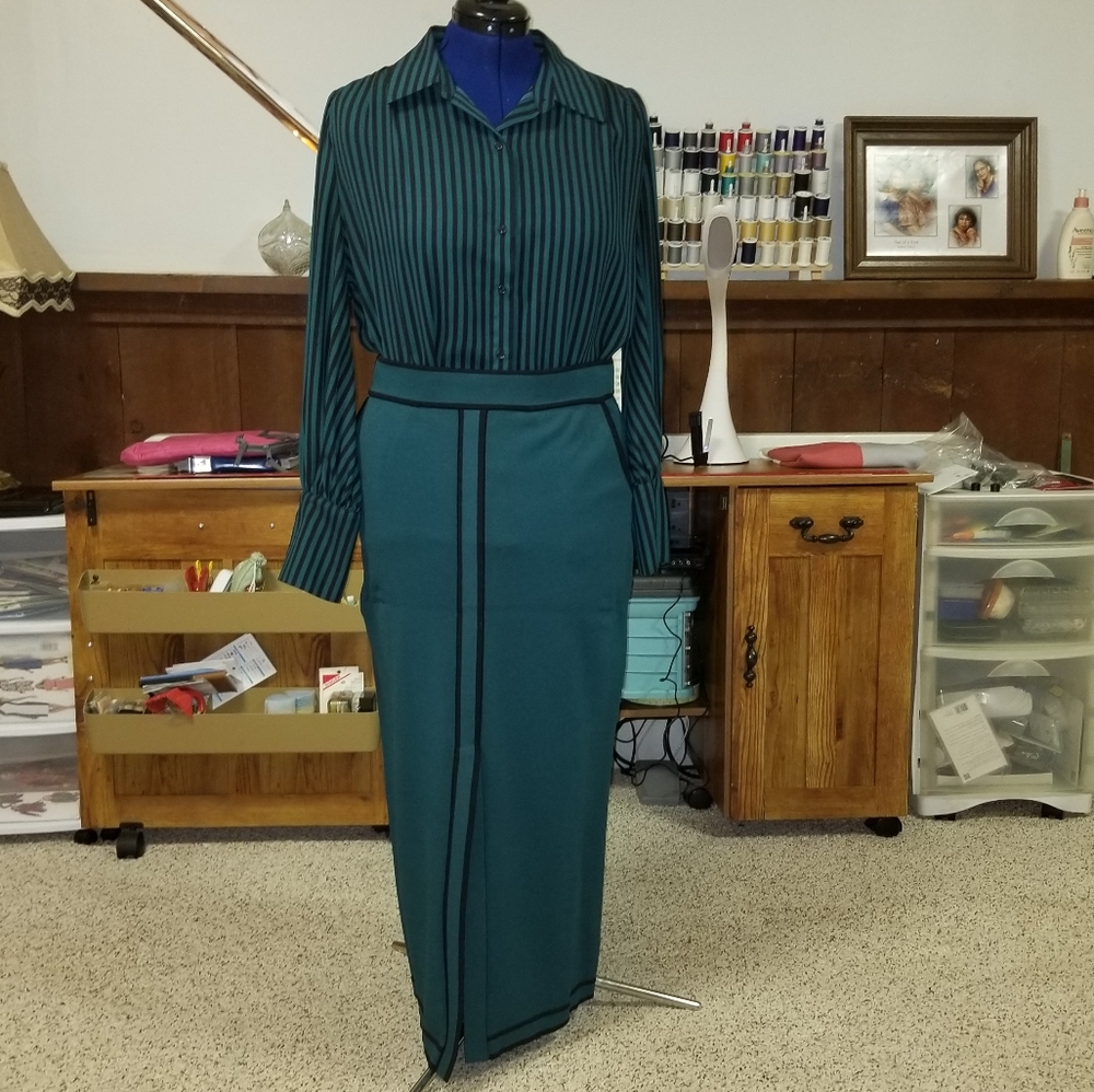 Eva Mendes green two piece set